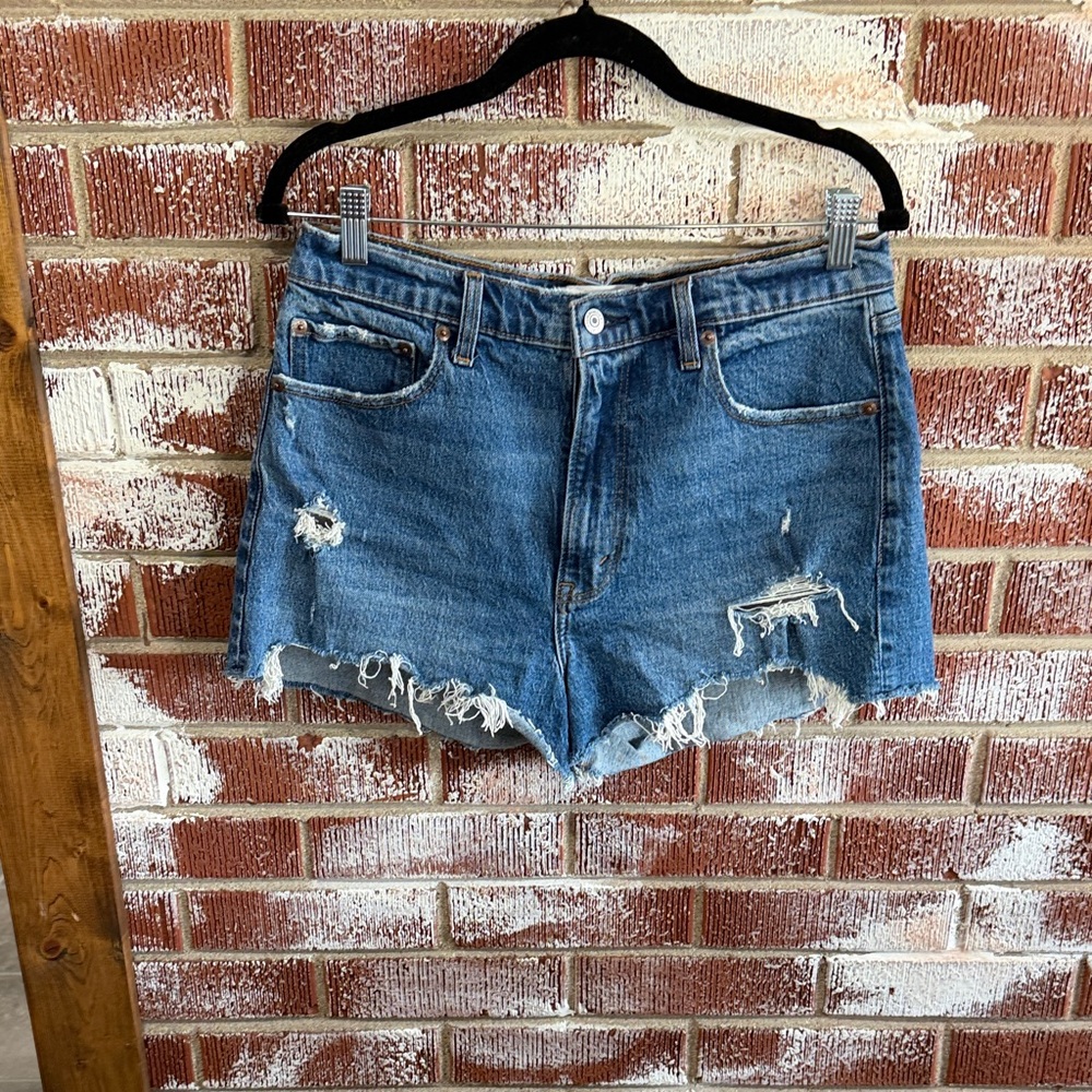 Abercrombie & Fitch The Mom short High Rise Ripped Blue Jean Shorts Women’s 30